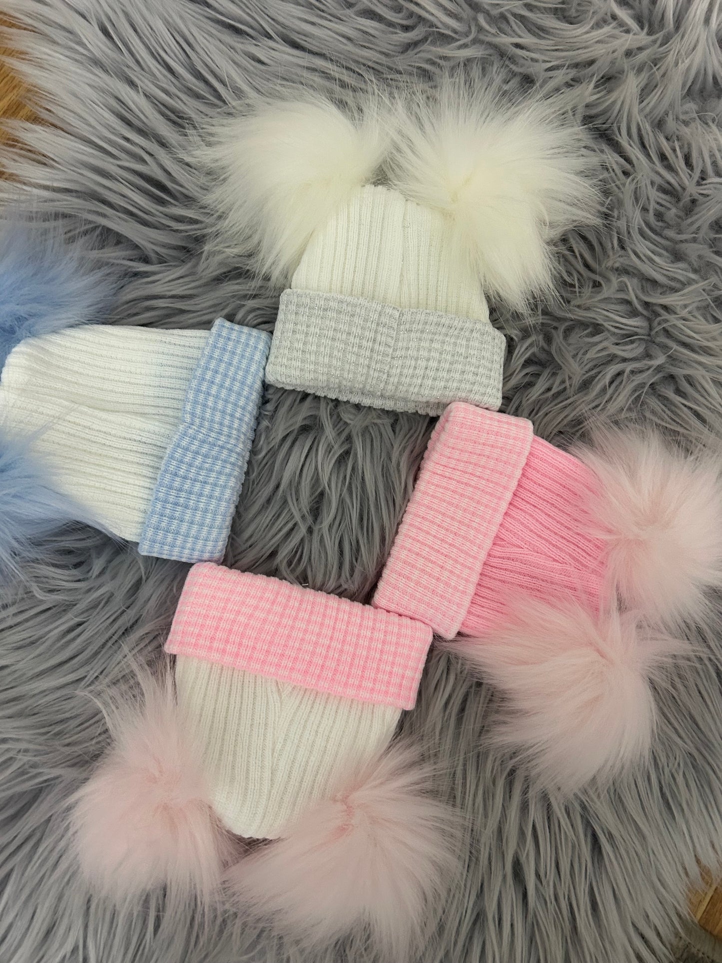 Pom Pom hats 0/3m