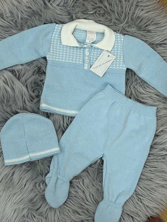 Newborn knitted set